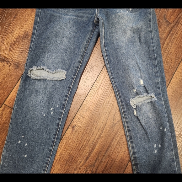 Distressed Jeans - Picture 3 of 10